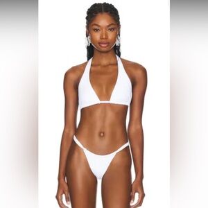 Bikini VII Top in White
SKYLER SWIMWEAR
